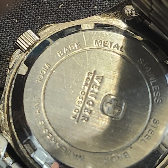 Vintage Wenger SAK Design Womens Watch - Picture 6 of 6